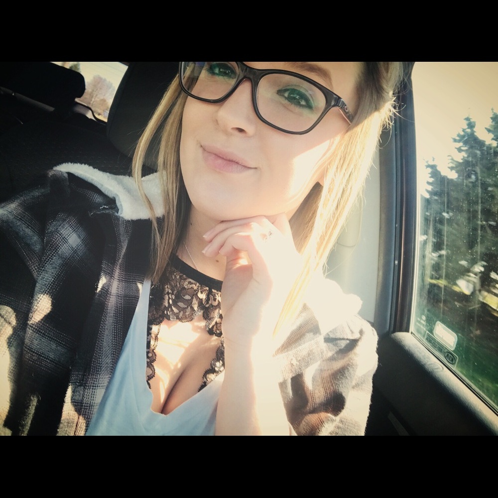 Meet your Posher, Alyssa